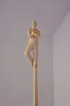 Spitzbube, Linde, H 128 cm, 2011 - Arbeitsgebiete - Holzskulpturen - Innenbereich: Auf der Stele - www.eva-nemetz.de Spitzbube, Linde, H 128 cm, 2011 - Holzskulpturen - Innenbereich: Auf der Stele - www.eva-nemetz.de